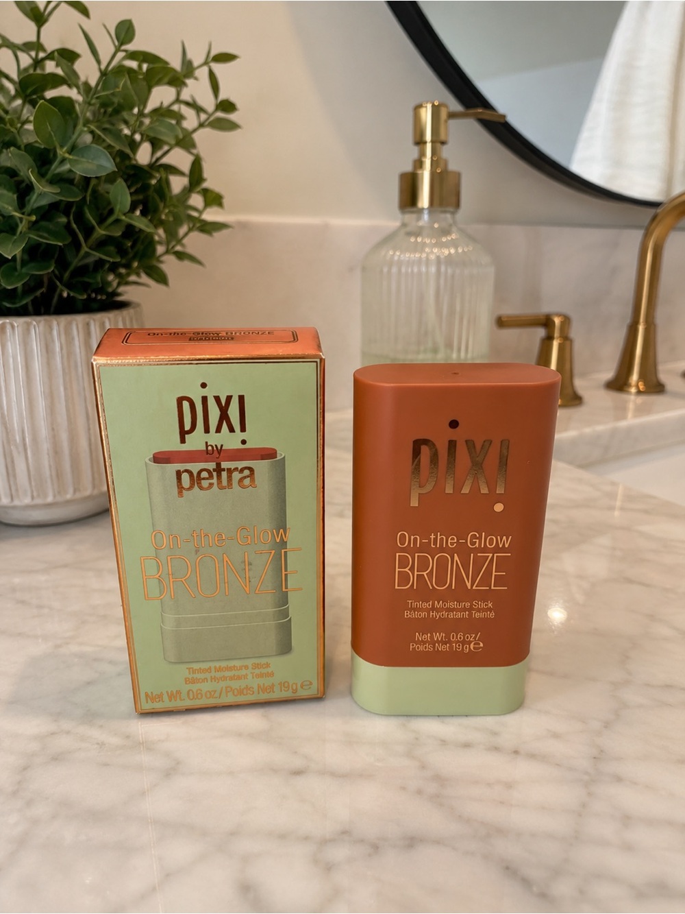 NEW Pixi On-the-Glow Bronze Tinted Moisture Stick RichGlow